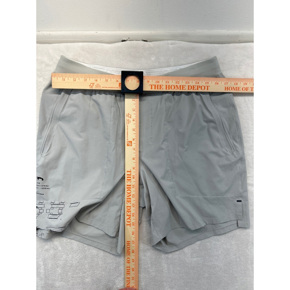 Lululemon Shorts Mens XL Grey License to Train 7" Graphic Athletic Linerless - Picture 5 of 6